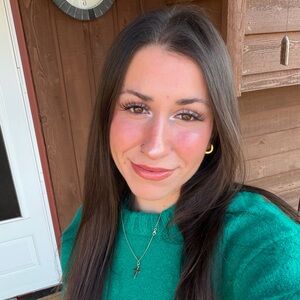 Meet your Posher, Abby